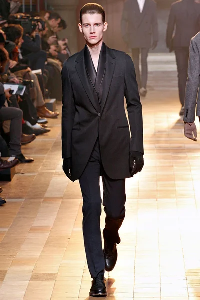 Look 43